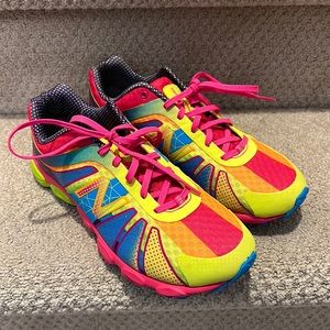 New Balance Multi-color shoes. Size 9 women, 7 mens.